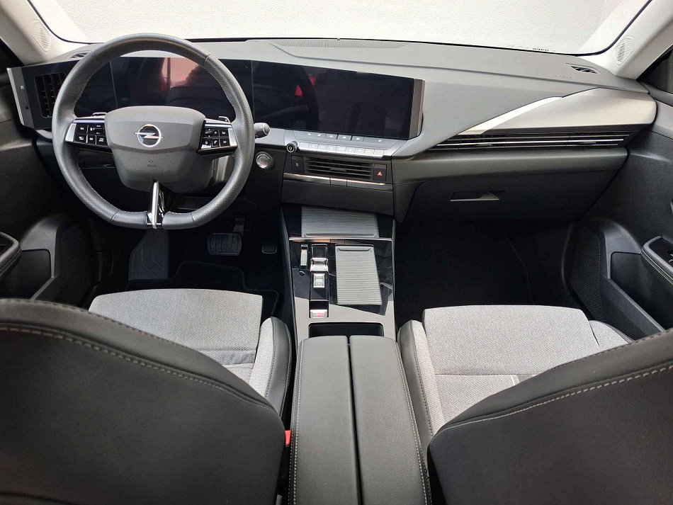 Opel Astra 1.2T Elegance