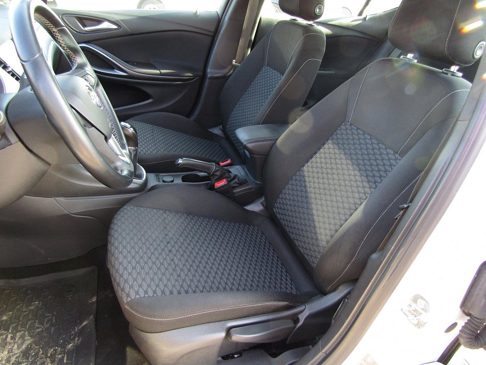 Opel Astra 1.6 CDTi 