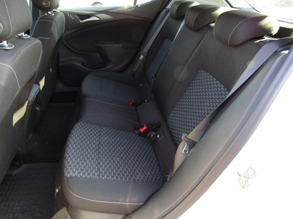 Opel Astra 1.6 CDTi 