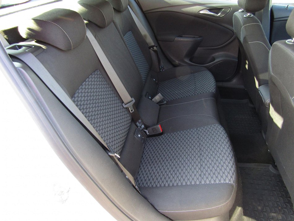 Opel Astra 1.6 CDTi 