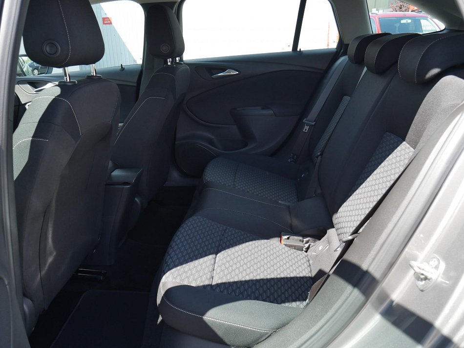 Opel Astra 1.6 CDTi 