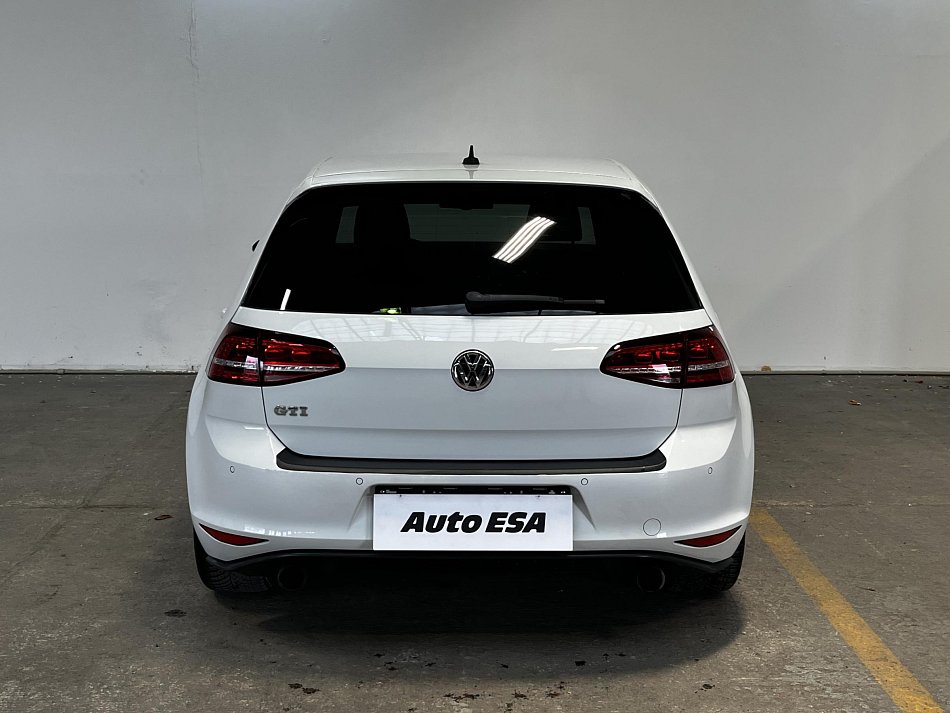 Volkswagen Golf 2.0 TSI GTi