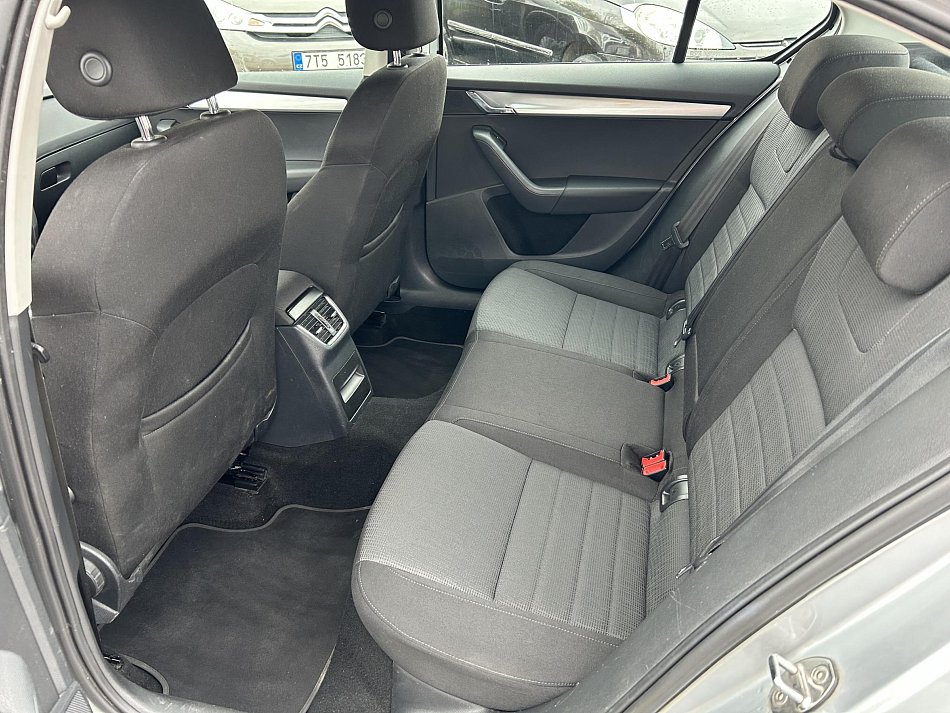 Škoda Octavia III 1.6TDi Elegance