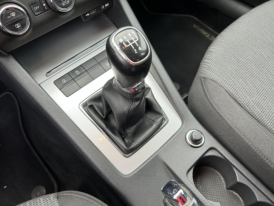 Škoda Octavia III 1.6TDi Elegance