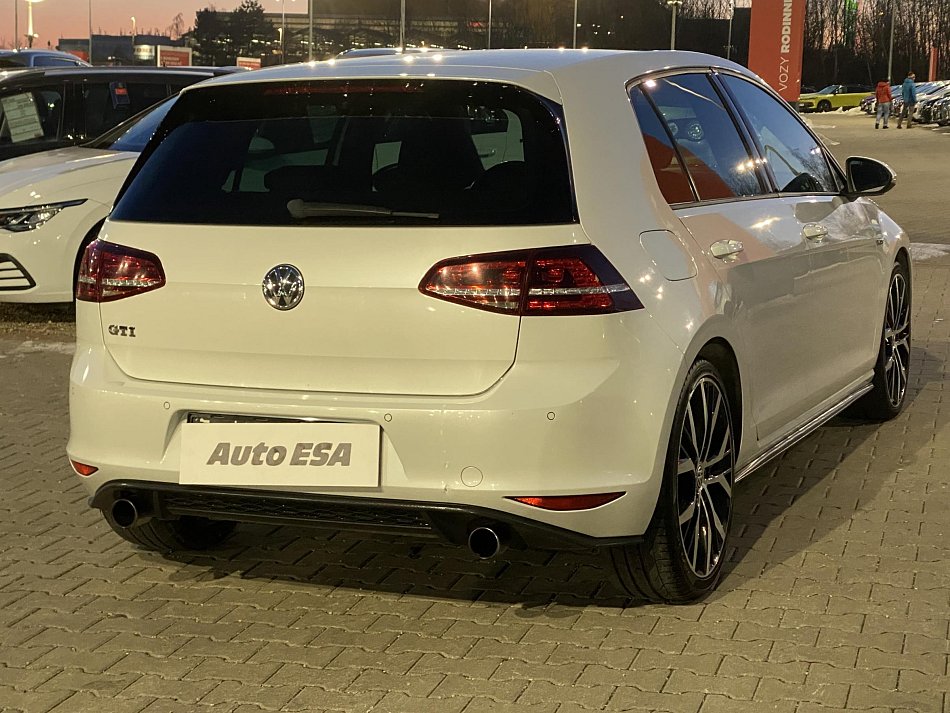Volkswagen Golf 2.0 TSi GTi