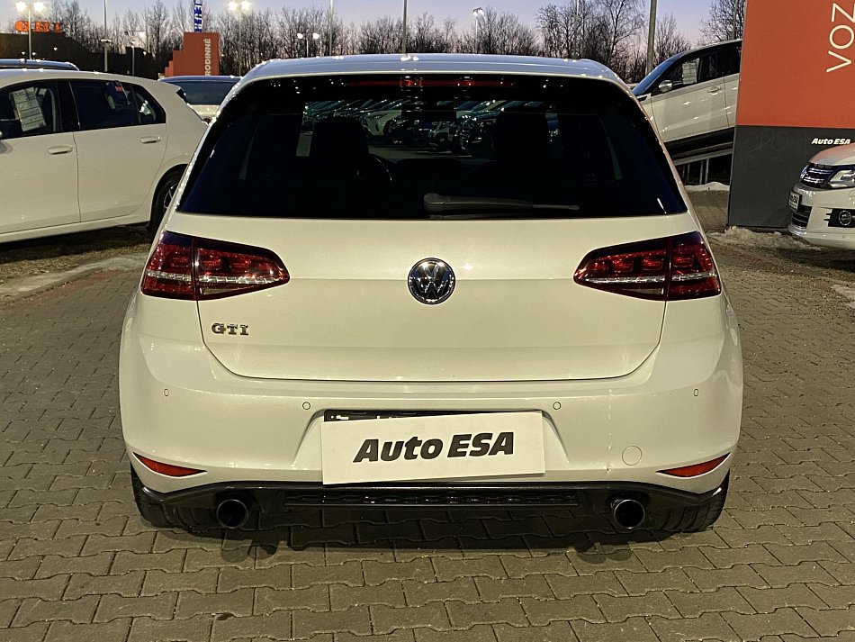 Volkswagen Golf 2.0 TSi GTi