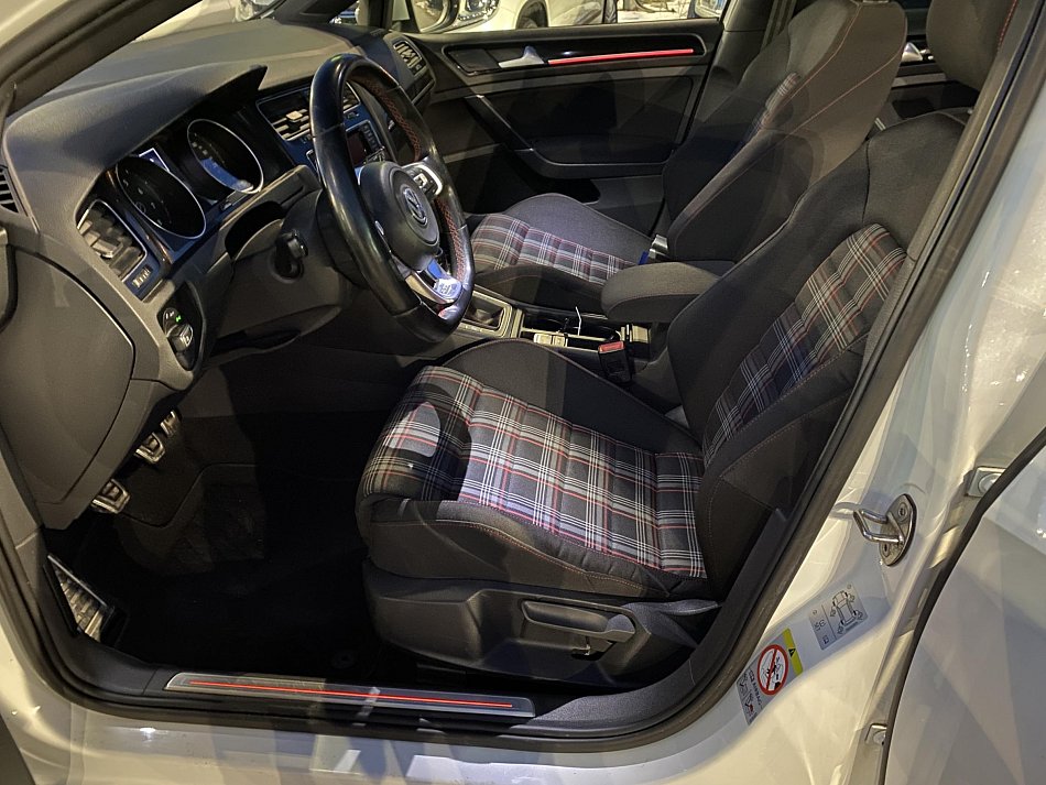 Volkswagen Golf 2.0 TSi GTi