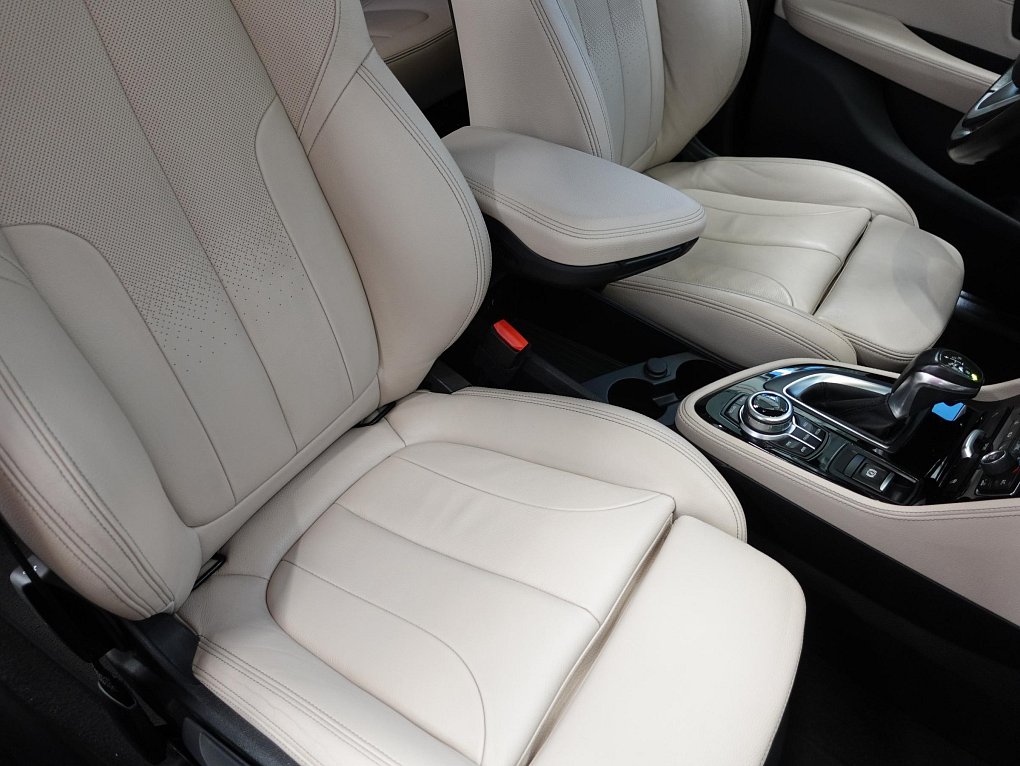 BMW Řada 2 2.0d  220d xDrive