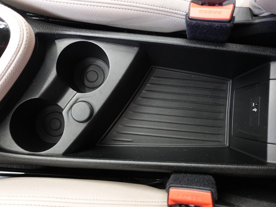 BMW Řada 2 2.0d  220d xDrive