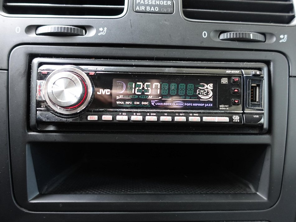 Volkswagen Golf 1.6MPi 