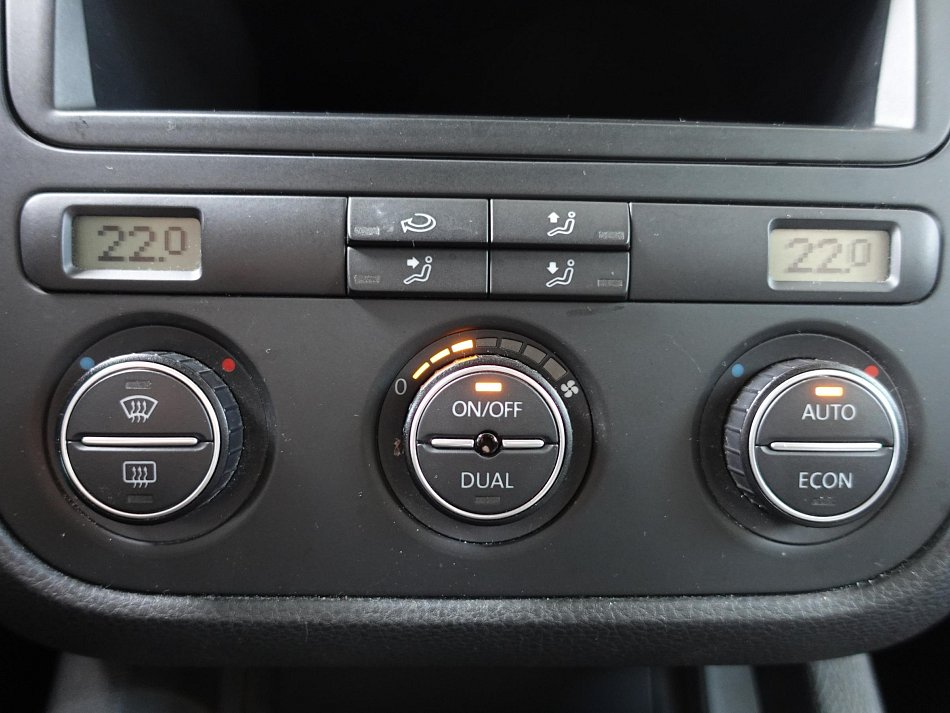 Volkswagen Golf 1.6MPi 