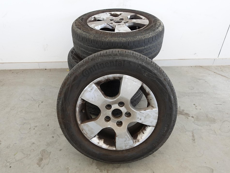 Volkswagen Golf 1.6MPi 