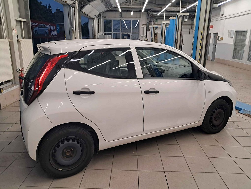 Toyota Aygo 1.0i 