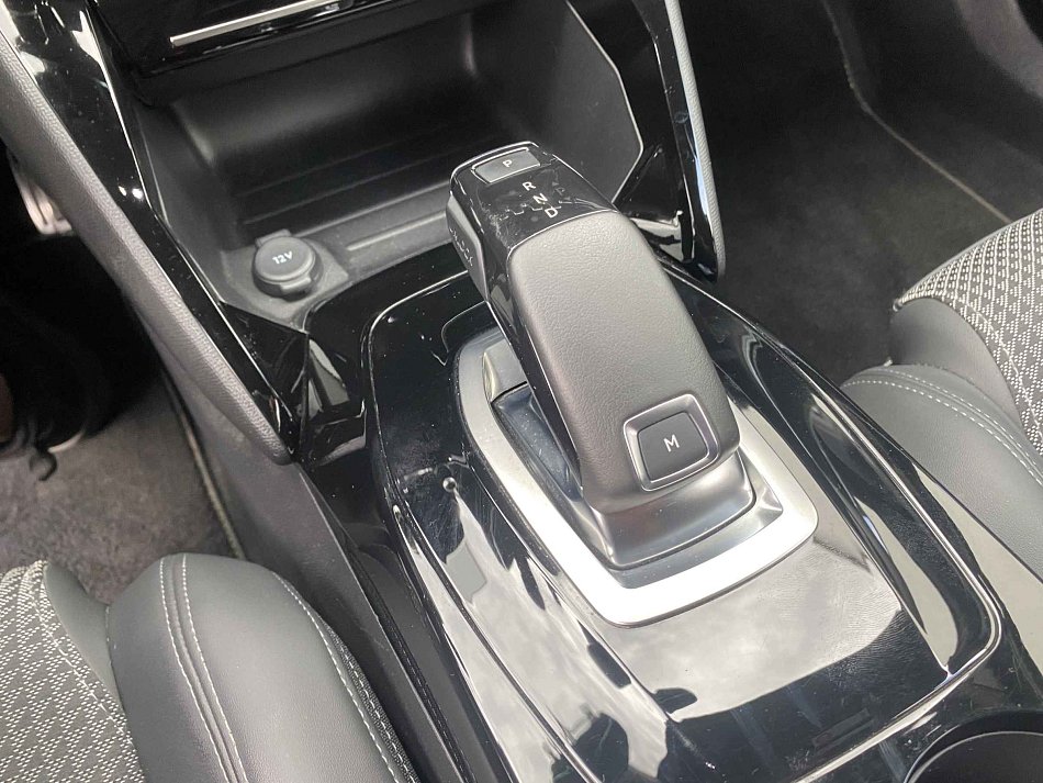 Peugeot 2008 1.2 PT GT