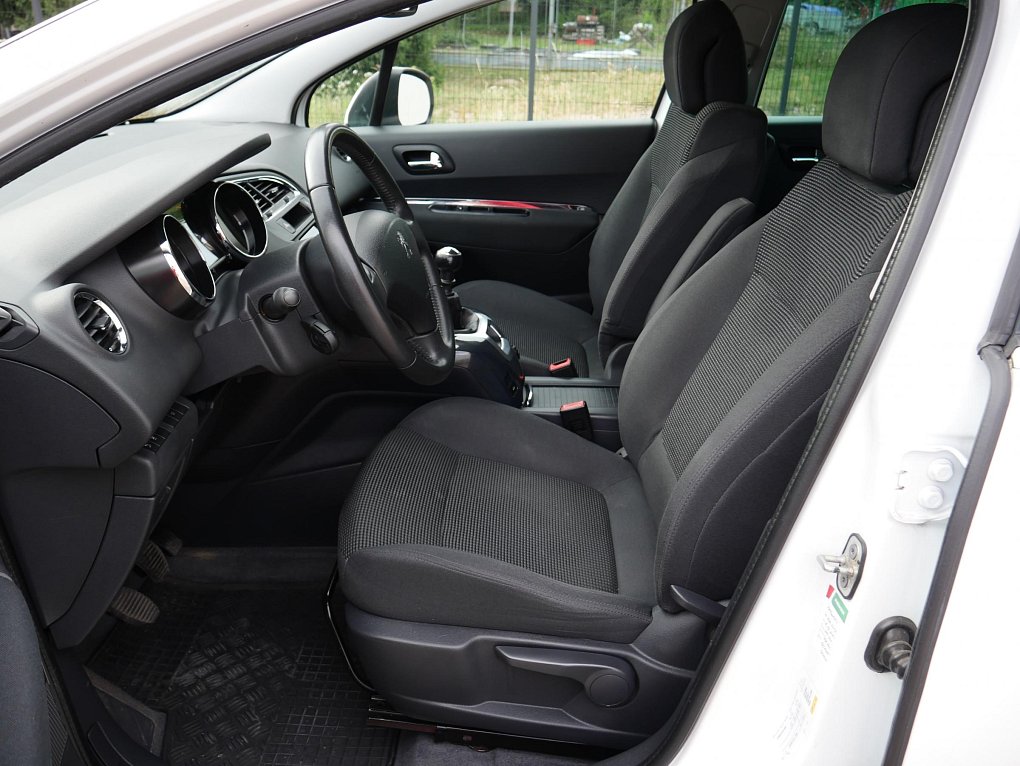 Peugeot 5008 1.2PT 