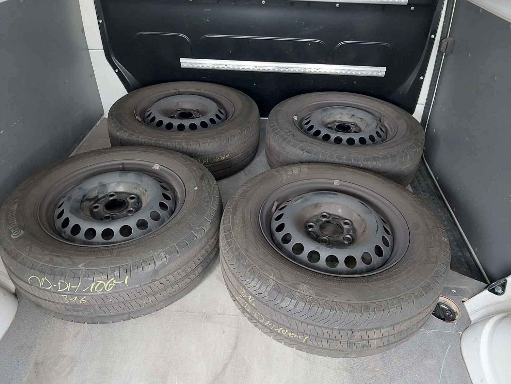 Volkswagen Transporter 2.0TDi  L1H1