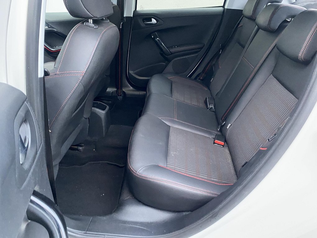 Peugeot 208 1.2 PT GT Line