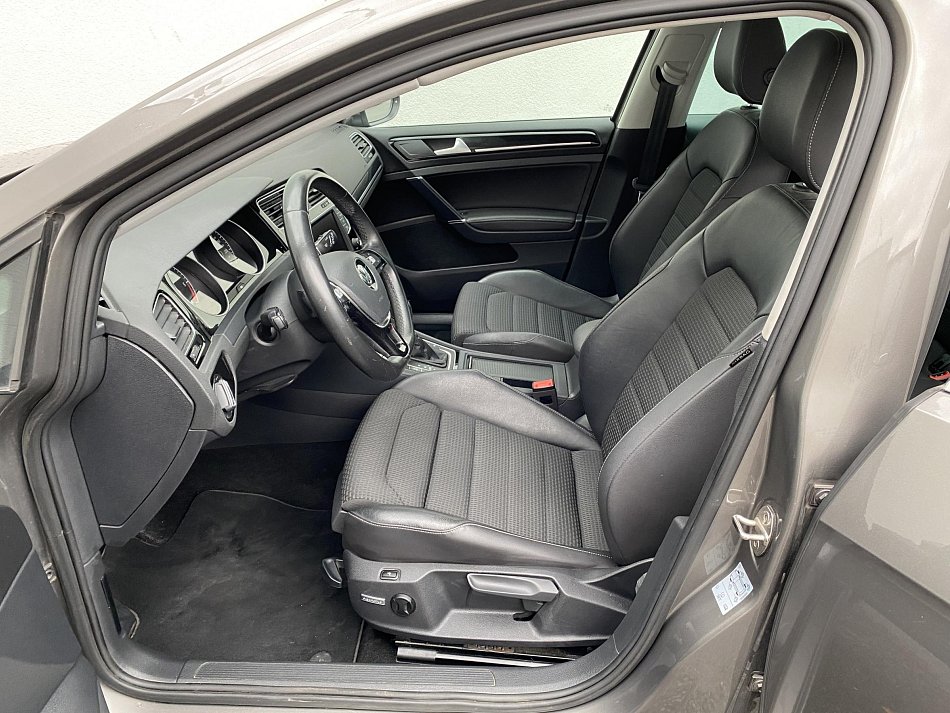 Volkswagen Golf 2.0 TDi Highline