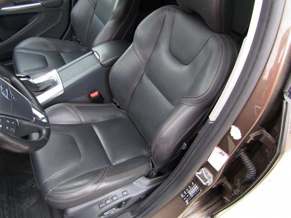 Volvo V60 2.0 D4  Cross Country