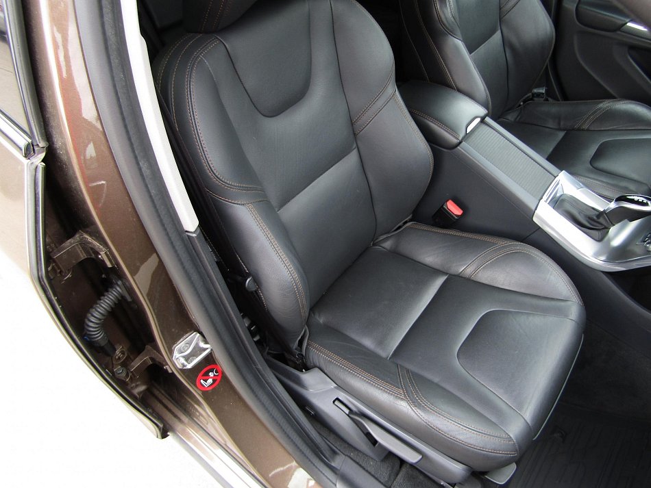 Volvo V60 2.0 D4  Cross Country