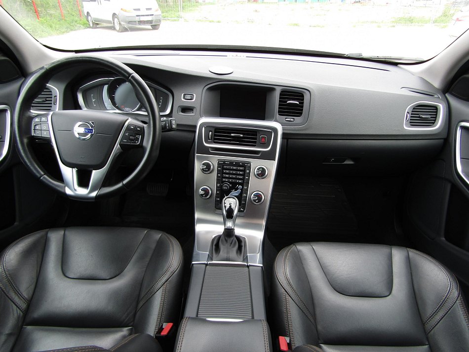 Volvo V60 2.0 D4  Cross Country