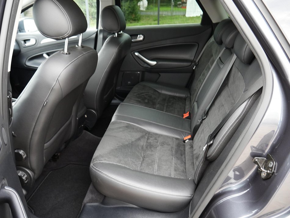 Ford Mondeo 2.0i Titanium