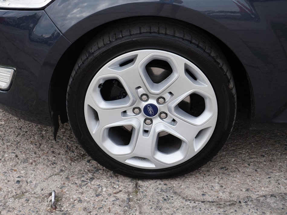 Ford Mondeo 2.0i Titanium