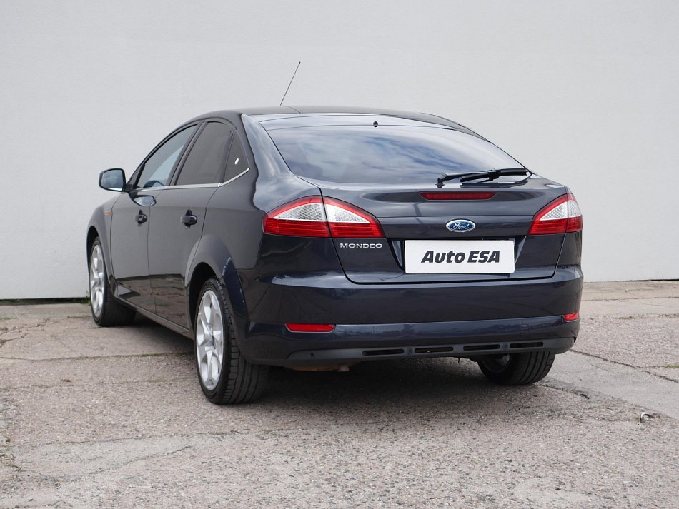 Ford Mondeo 2.0i Titanium