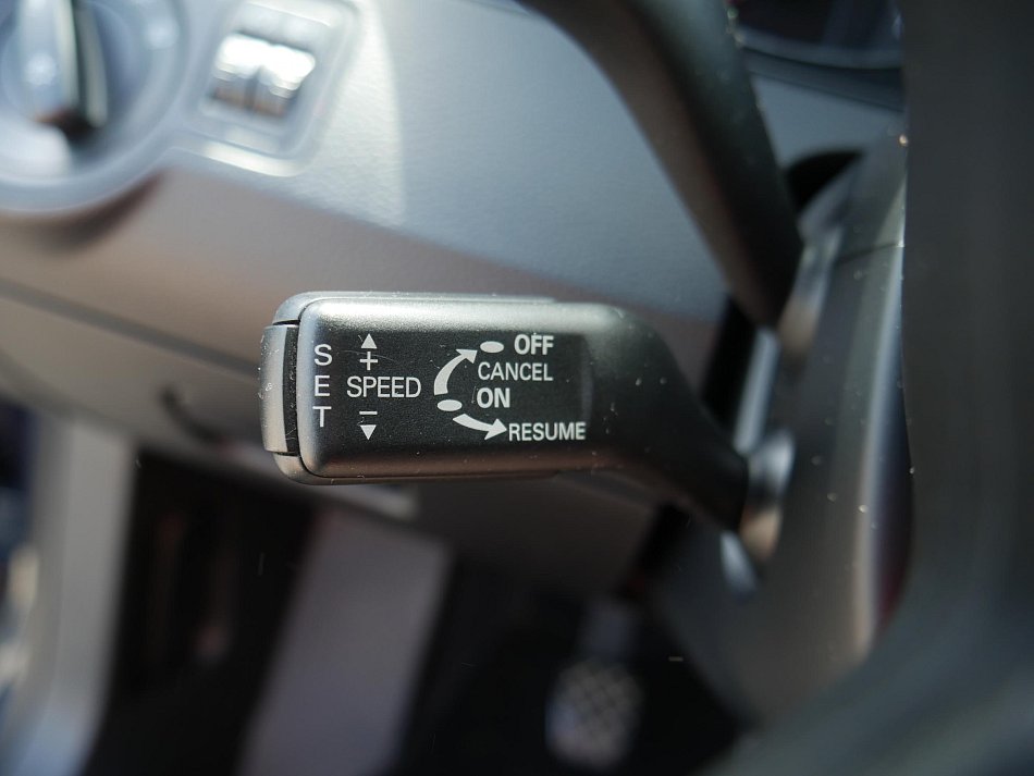 Volkswagen Passat 1.6 FSi 