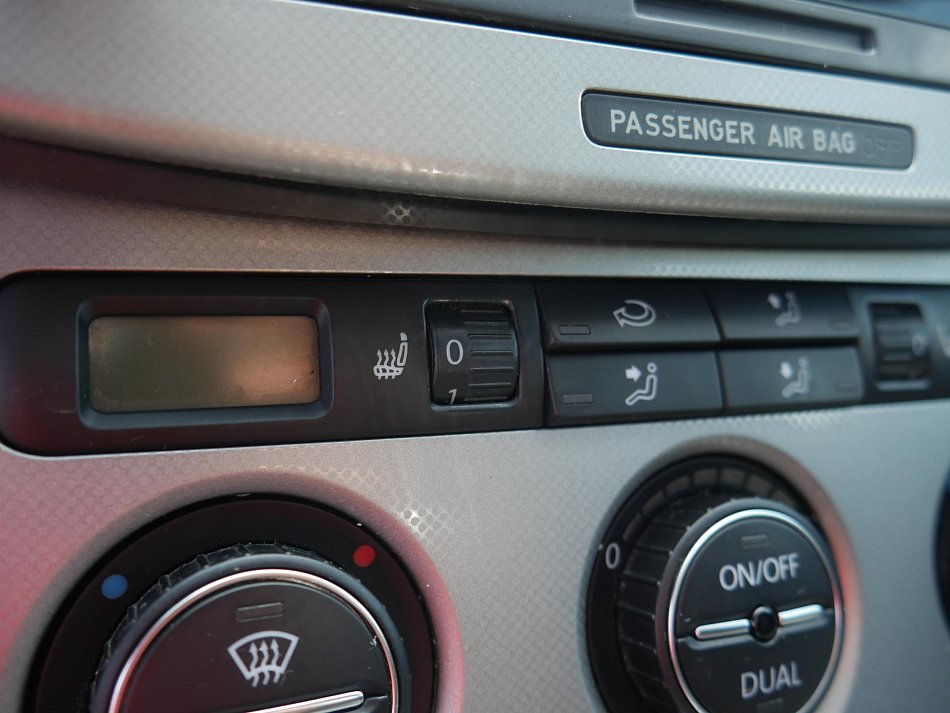 Volkswagen Passat 1.6 FSi 