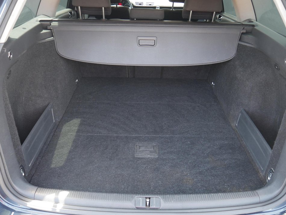 Volkswagen Passat 1.6 FSi 