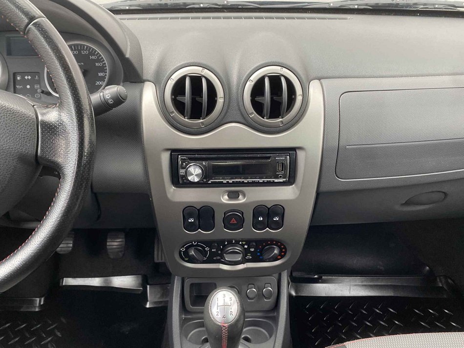 Dacia Duster 1.6 i 