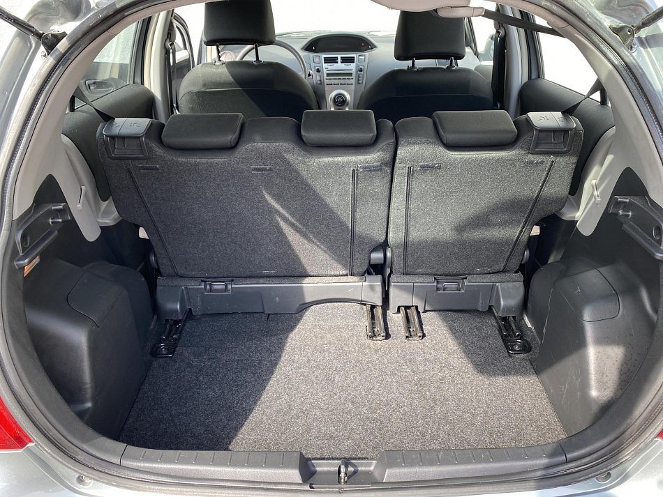 Toyota Yaris 1.3i Terra Cool
