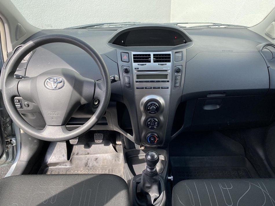 Toyota Yaris 1.3i Terra Cool