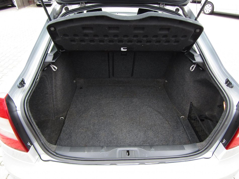 Škoda Octavia II 1.9 TDi Elegance