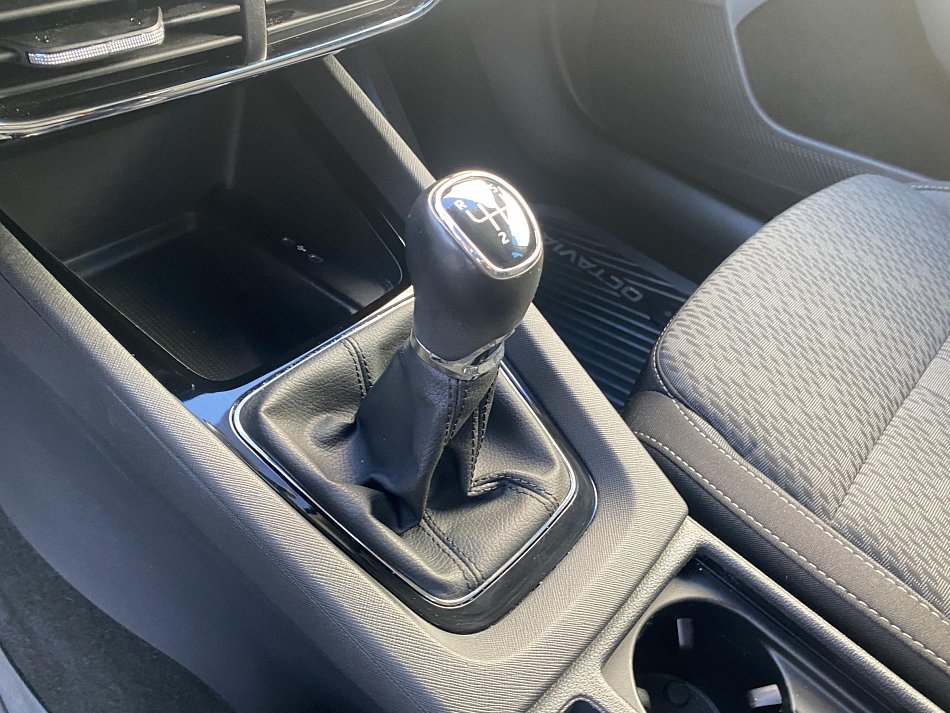 Škoda Octavia IV 1.5 TSi Style