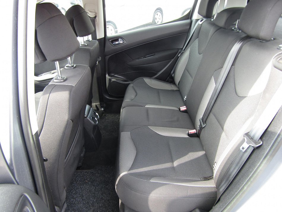 Peugeot 308 1.6 HDi 