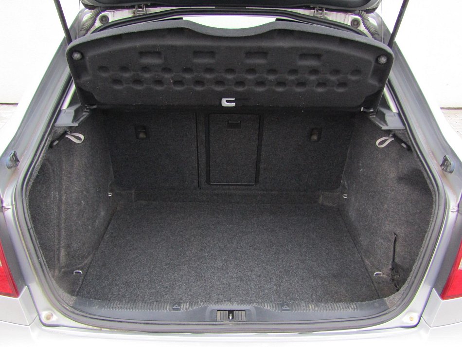 Škoda Octavia II 1.6 TDi Elegance