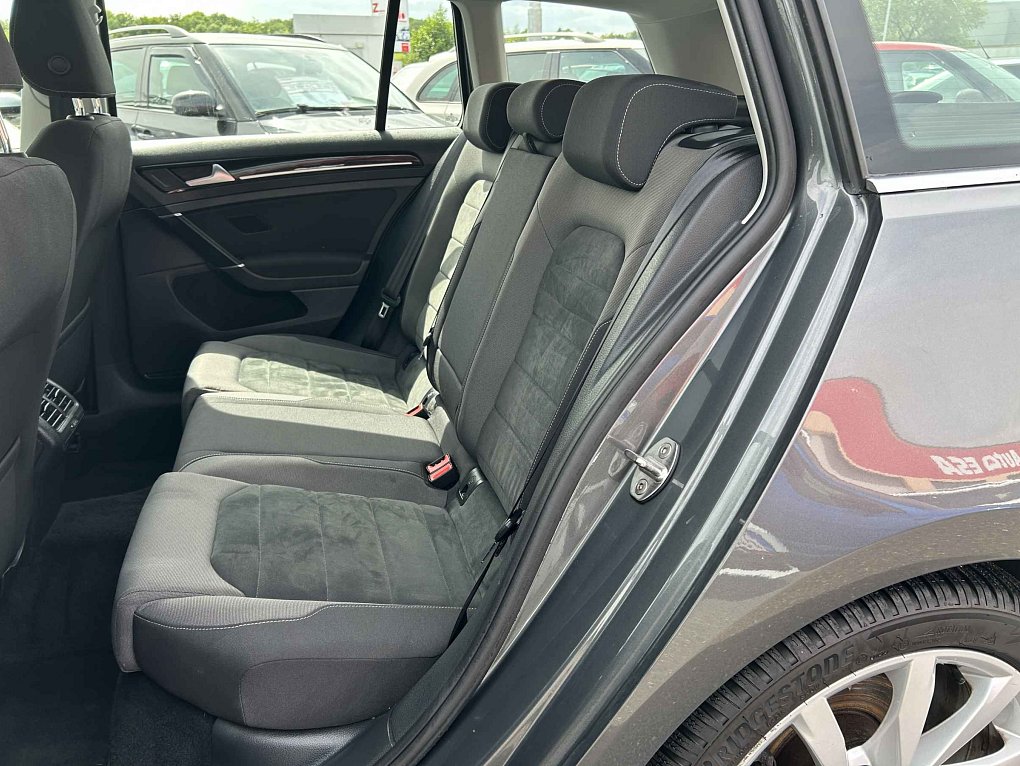 Volkswagen Golf 1.5 TSi Highline
