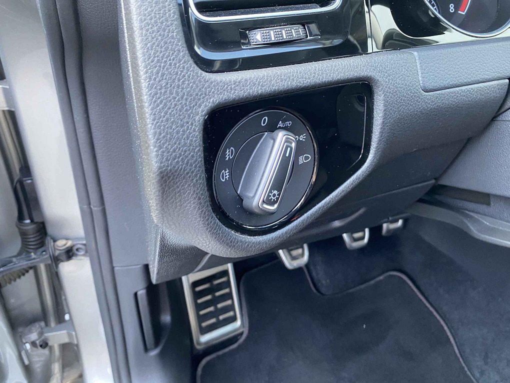 Volkswagen Golf 1.0 TSi Sound