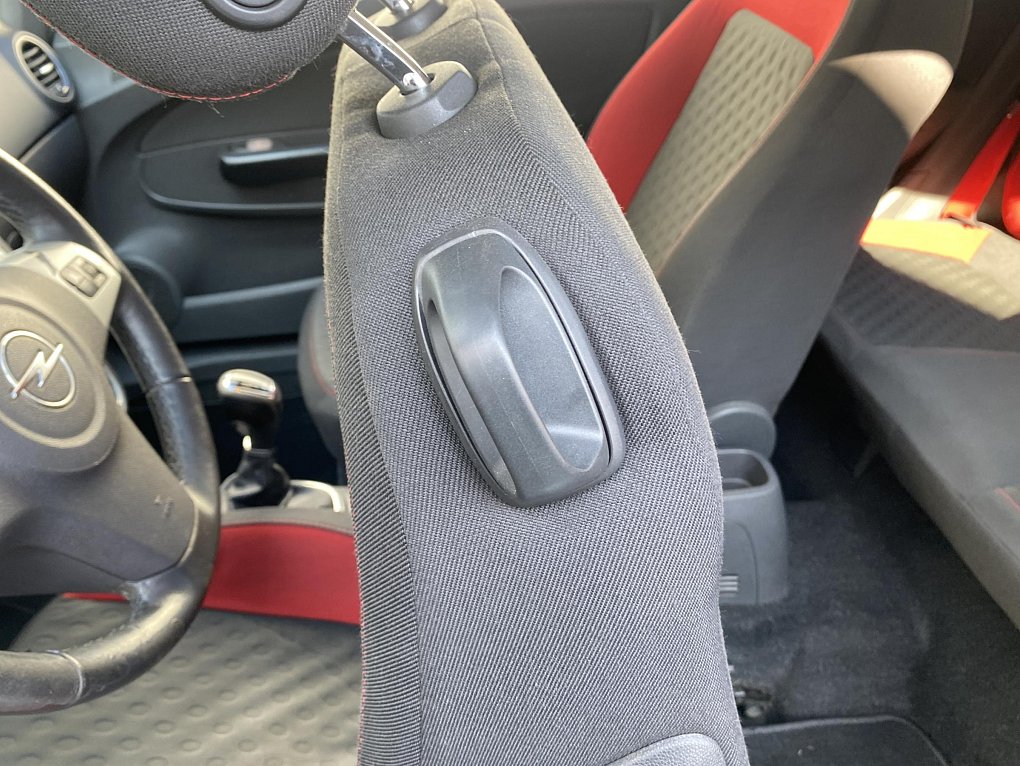 Opel Corsa 1.6 T GSI