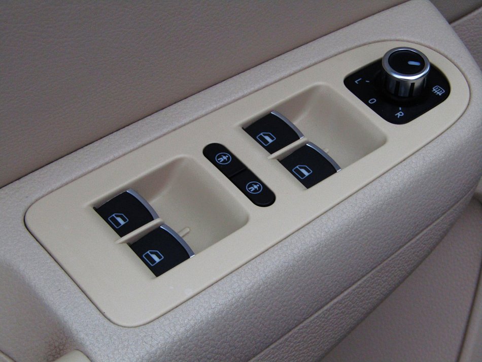 Volkswagen Sharan 2.0 TDi  7míst