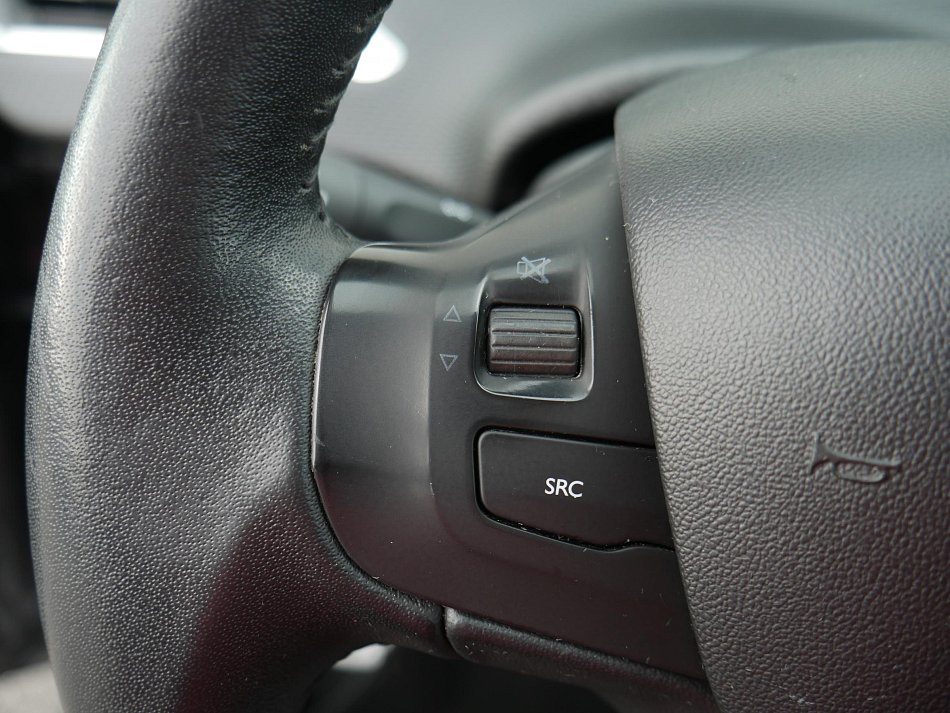 Peugeot 2008 1.2 PT 