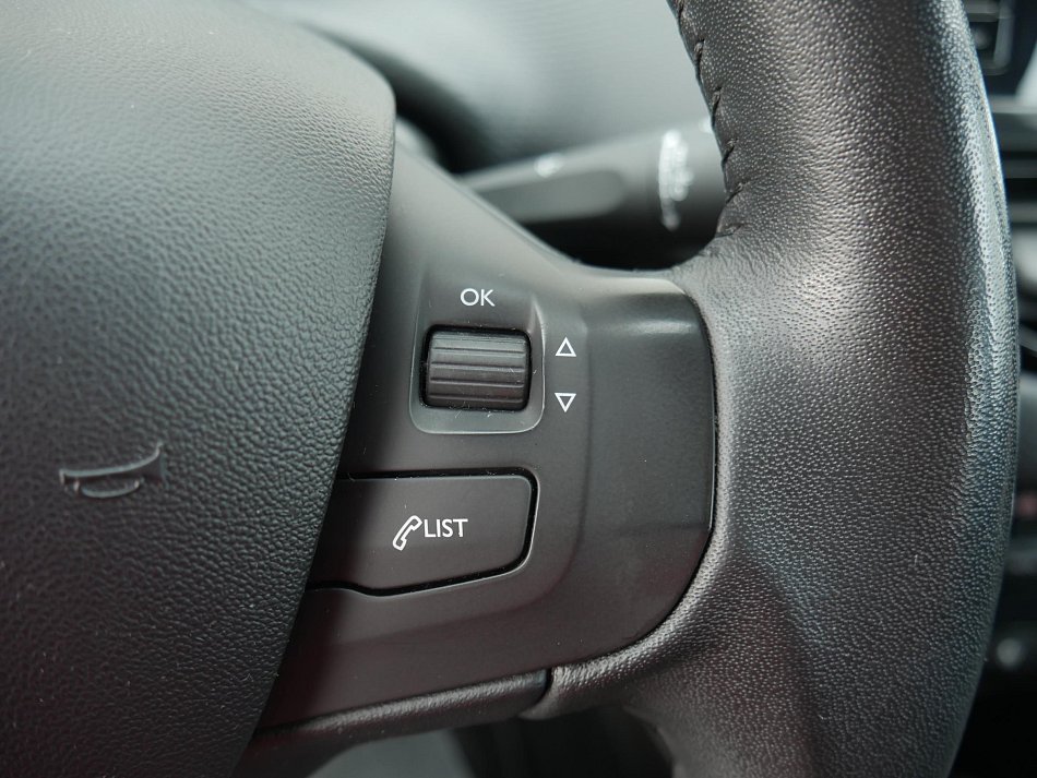 Peugeot 2008 1.2 PT 