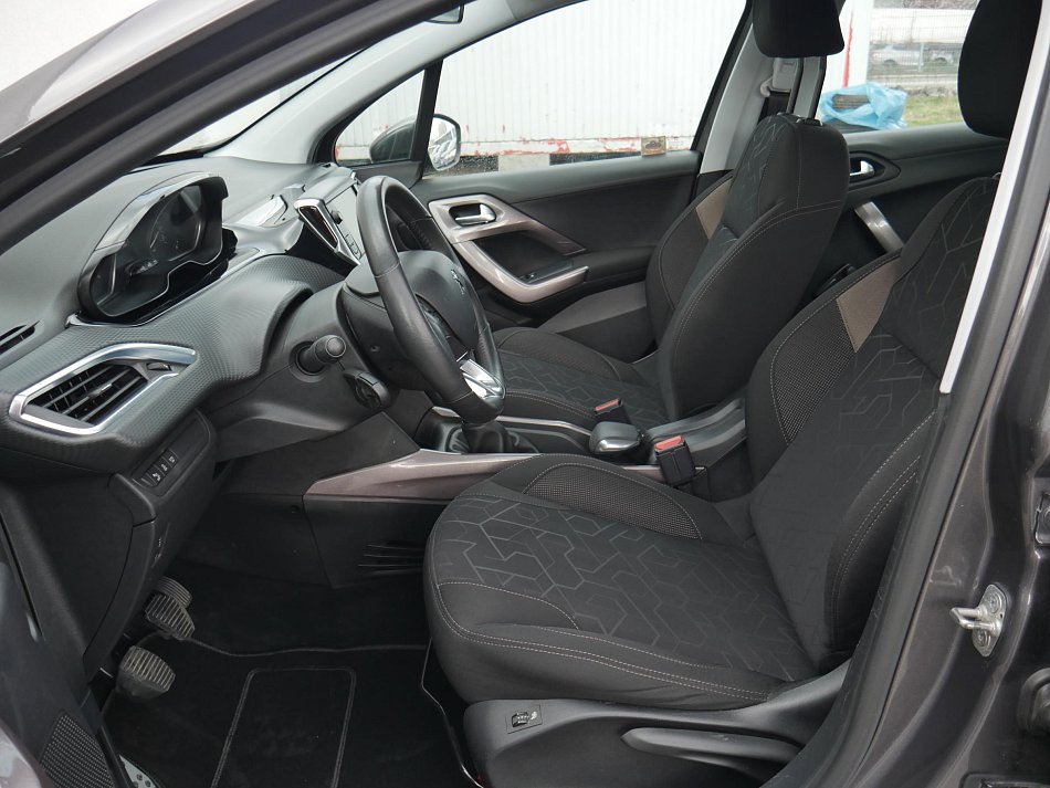 Peugeot 2008 1.2 PT 