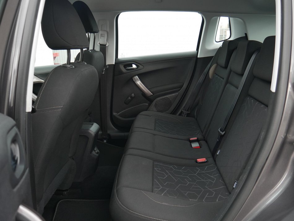 Peugeot 2008 1.2 PT 