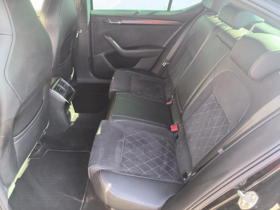 Škoda Superb III 2.0 TSi SportLine