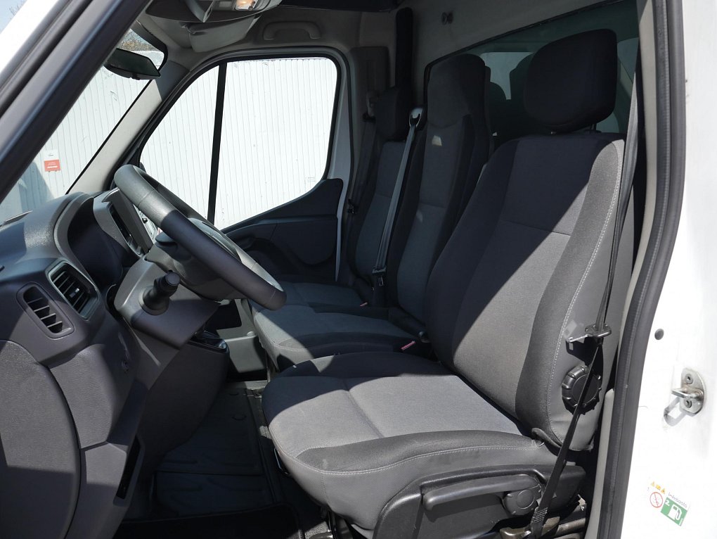 Renault Master 2.3dCi  PLACHTA