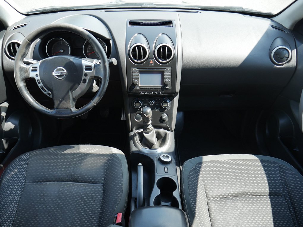 Nissan Qashqai 2.0 DCI  +2