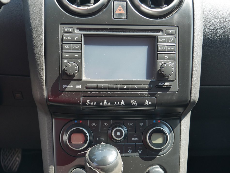 Nissan Qashqai 2.0 DCI  +2